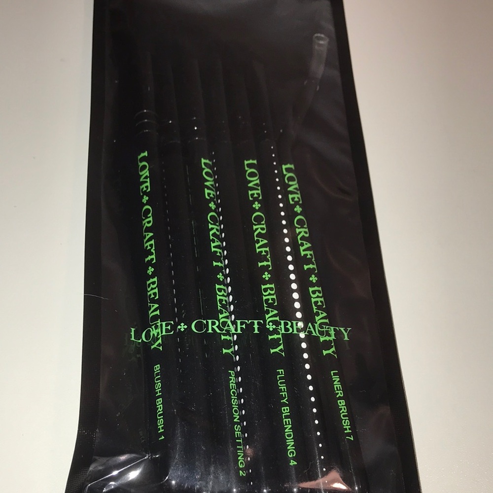 Lovecraft Beauty brushes 7 pieces NEW